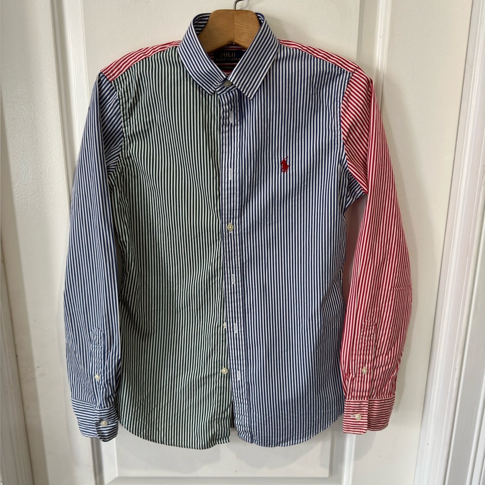 Women’s Polo Ralph Lauren button down casual shirt. Size 6 great condition.